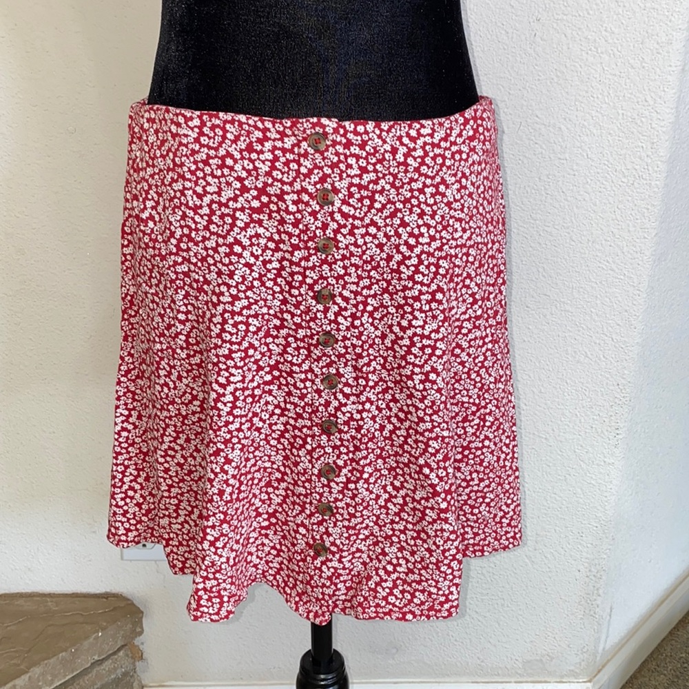 American Eagle- Red & White Flower Mini Shirt with buttons Sz 6